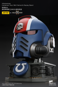 Ultramarines Lieutenant Titus' MKX Helmet & Display Stand 19