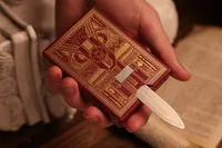 Assassin's Creed Legacy Ver. II Playing Cards - Garnet Hidden Blade Edition 5